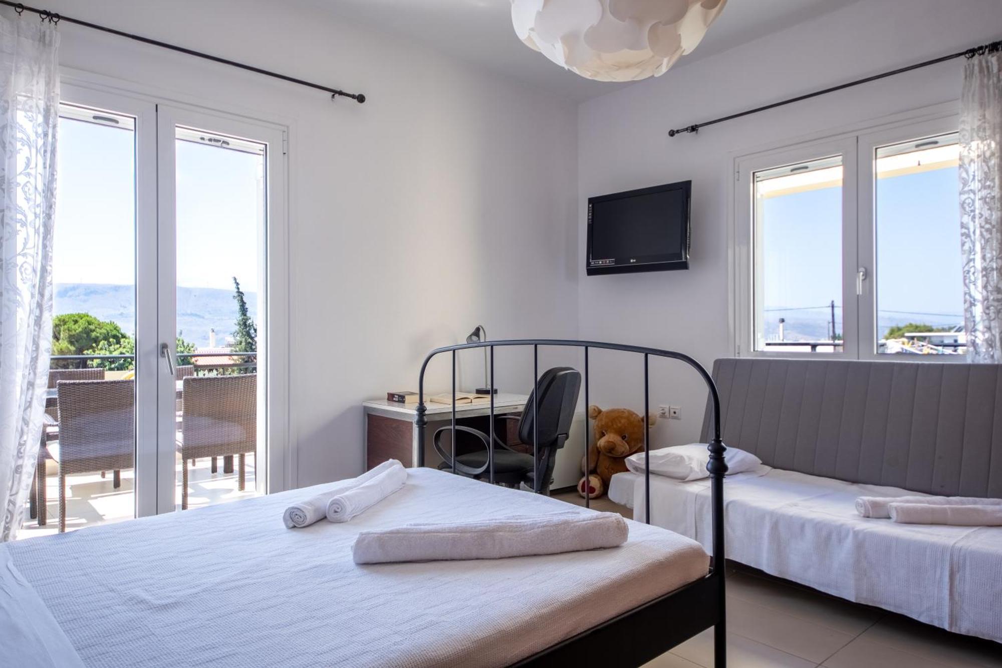 Souda Bay View With Private Pool Near Chania City Bagian luar foto